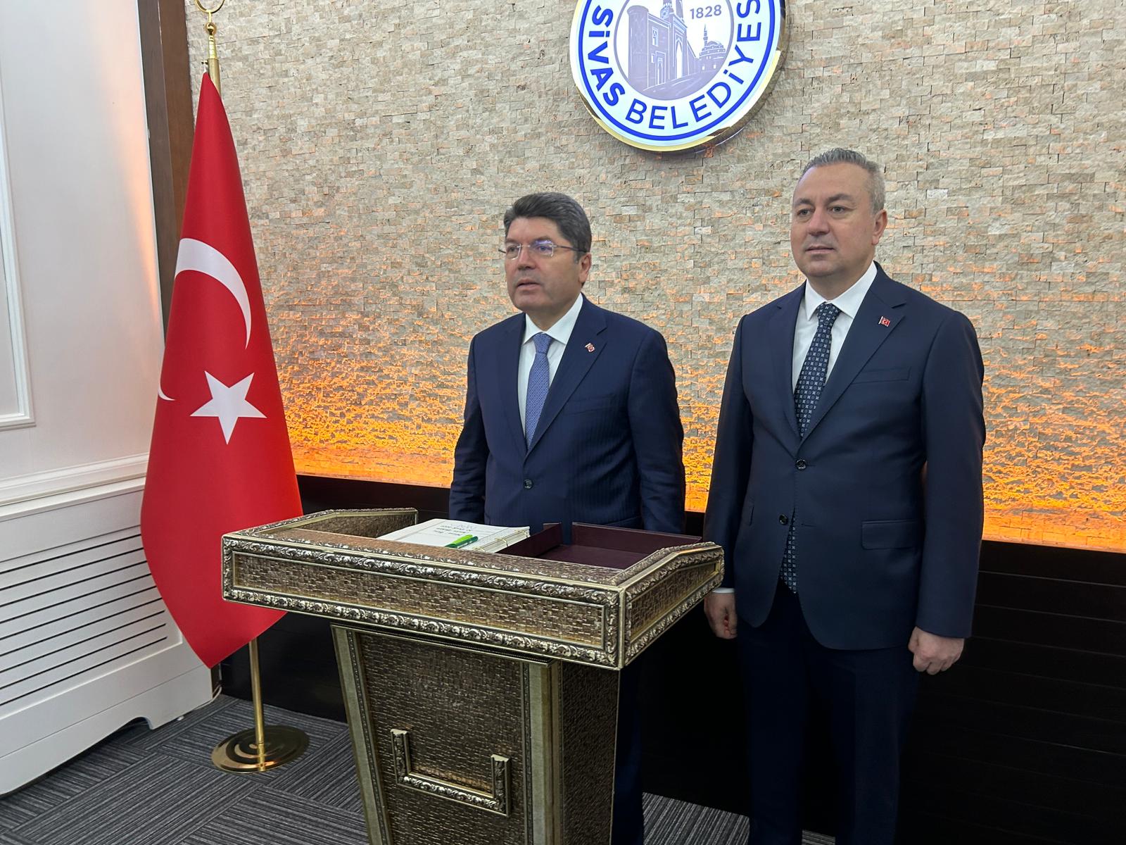 Bakan Tunç, Sivas Belediyesi'ni ziyaret etti