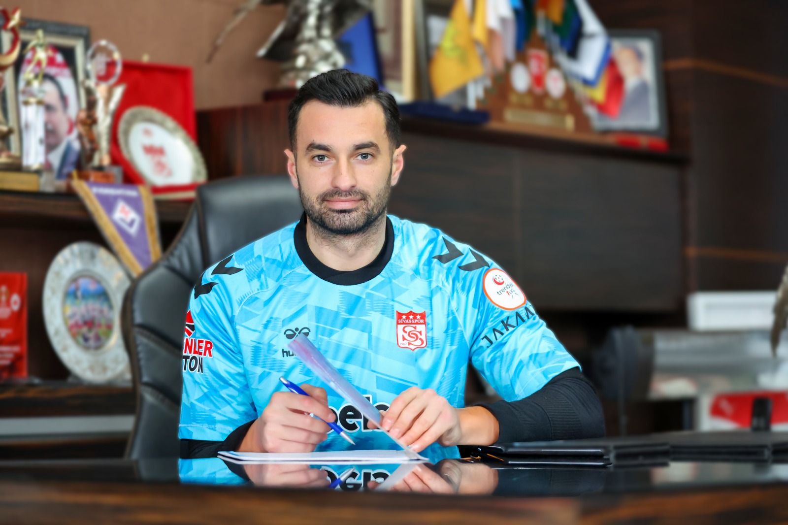 Gökhan Akkan’dan resmen Sivasspor’da