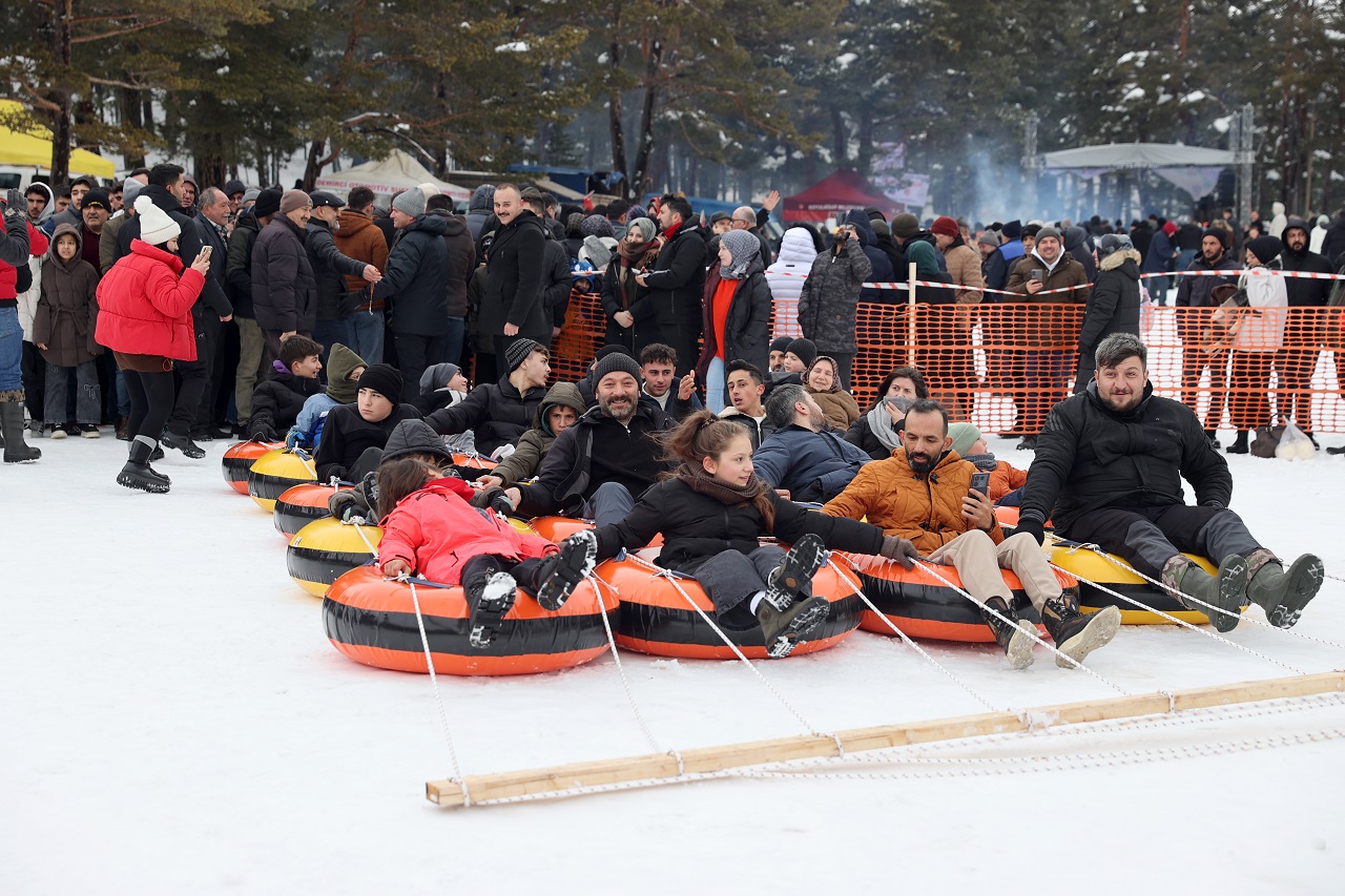 Kar, Halay ve Kızak… Eğriçimen Yaylası’nda Kış Keyfi