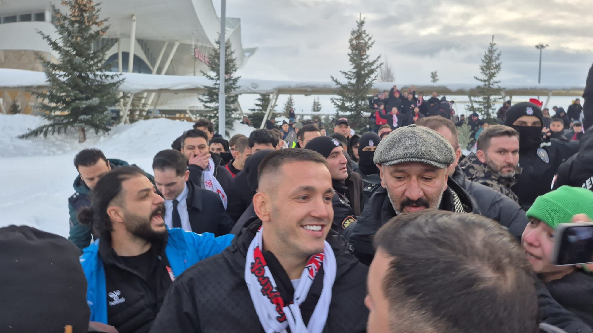 Manaj’a Sivas’ta Coşkulu Karşılama