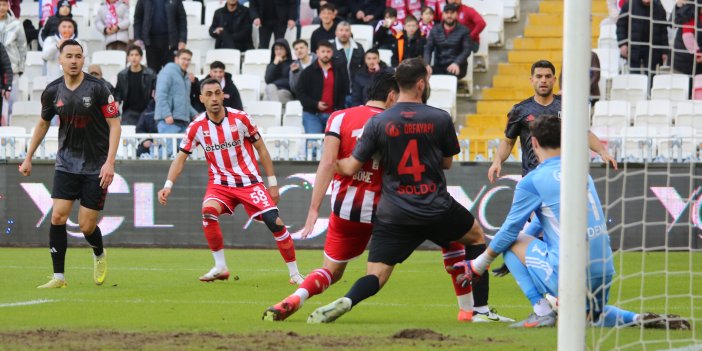 Sivasspor fırsat tepti!