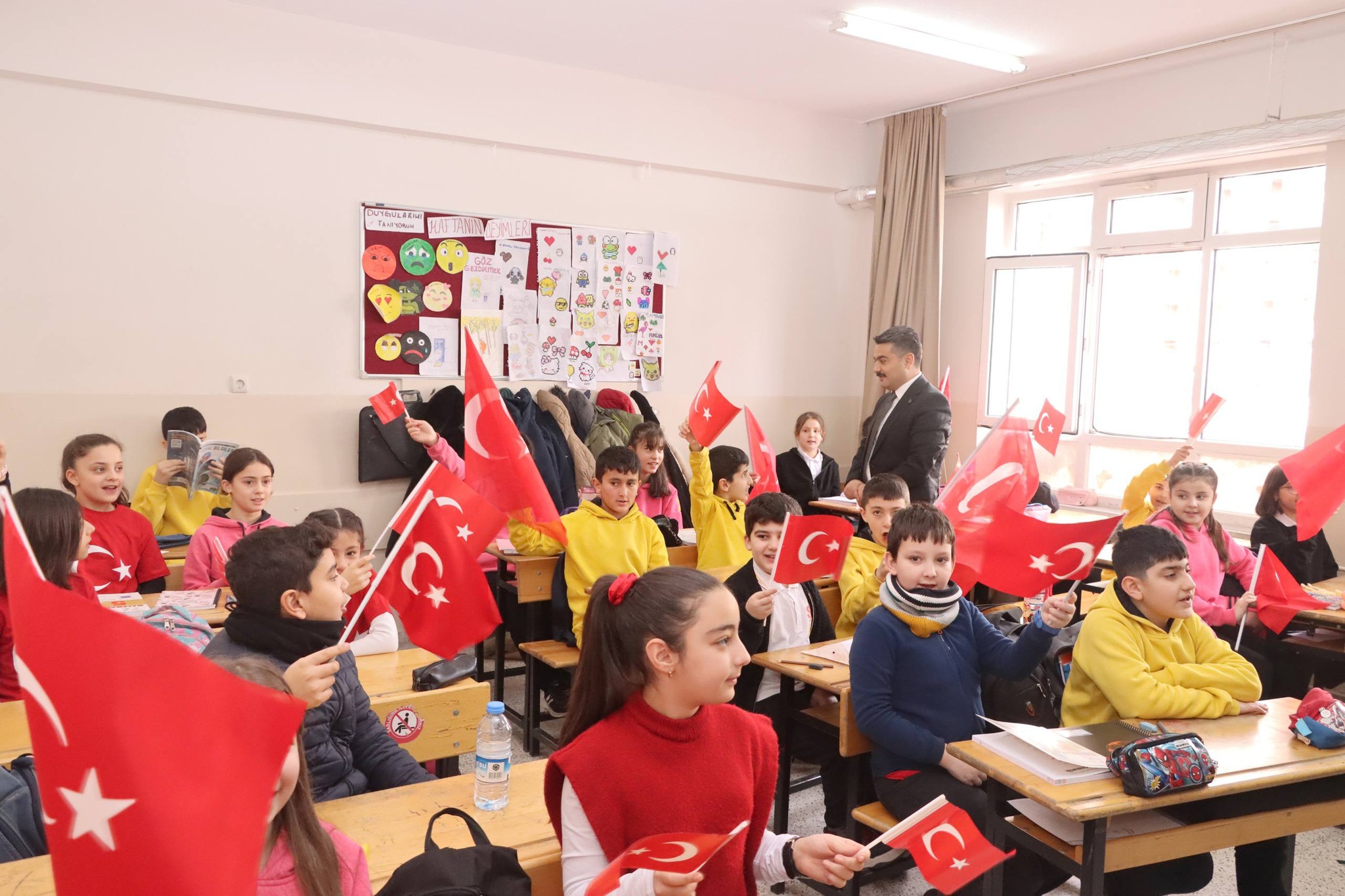 Erdoğan: “Bayrak, birliğimizin ve bağımsızlığımızın simgesi”