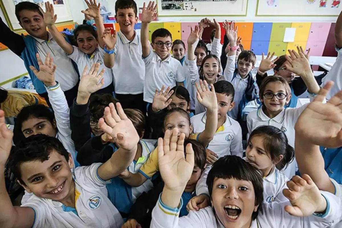 Öğrencileri üzecek haber: Tatiller üst üste geldi