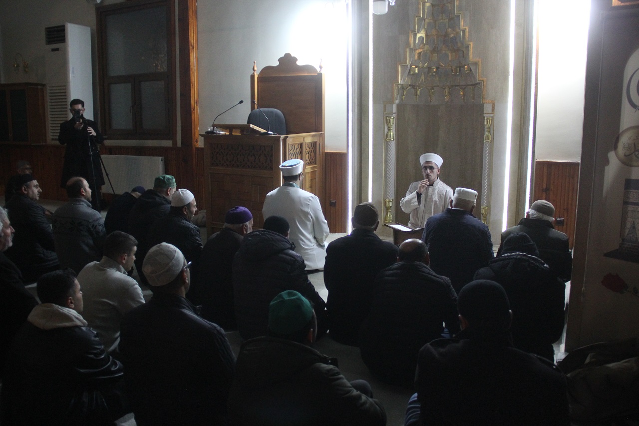 Sivas Zara’da Berat Kandili Dualarla Kutlandı