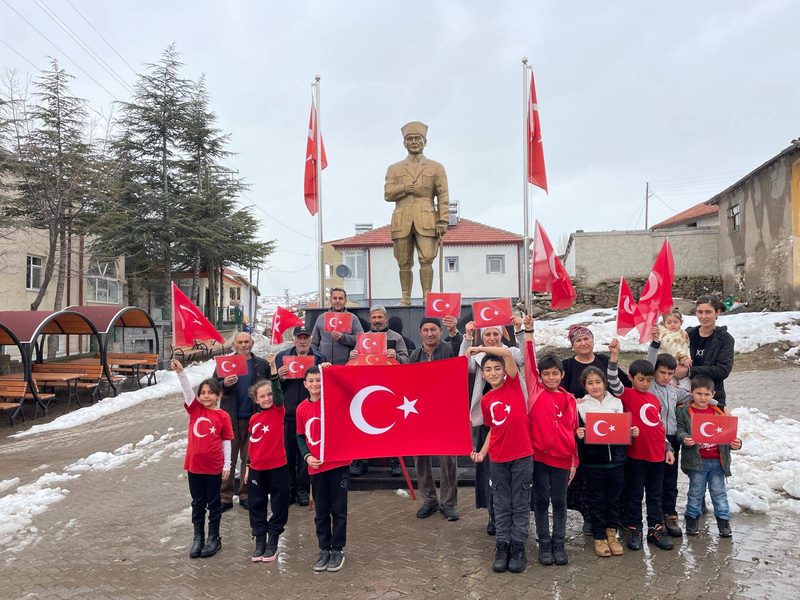 Sivas'ta İlk Ders: Bayrak Sevgisi