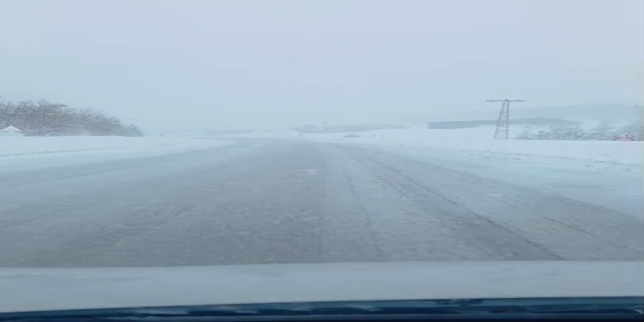 Sivas Geminbeli’nde kar yağışı başladı