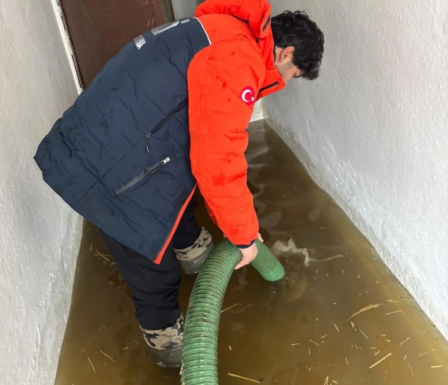 Sivas’ta Kar Suları Evleri Bastı