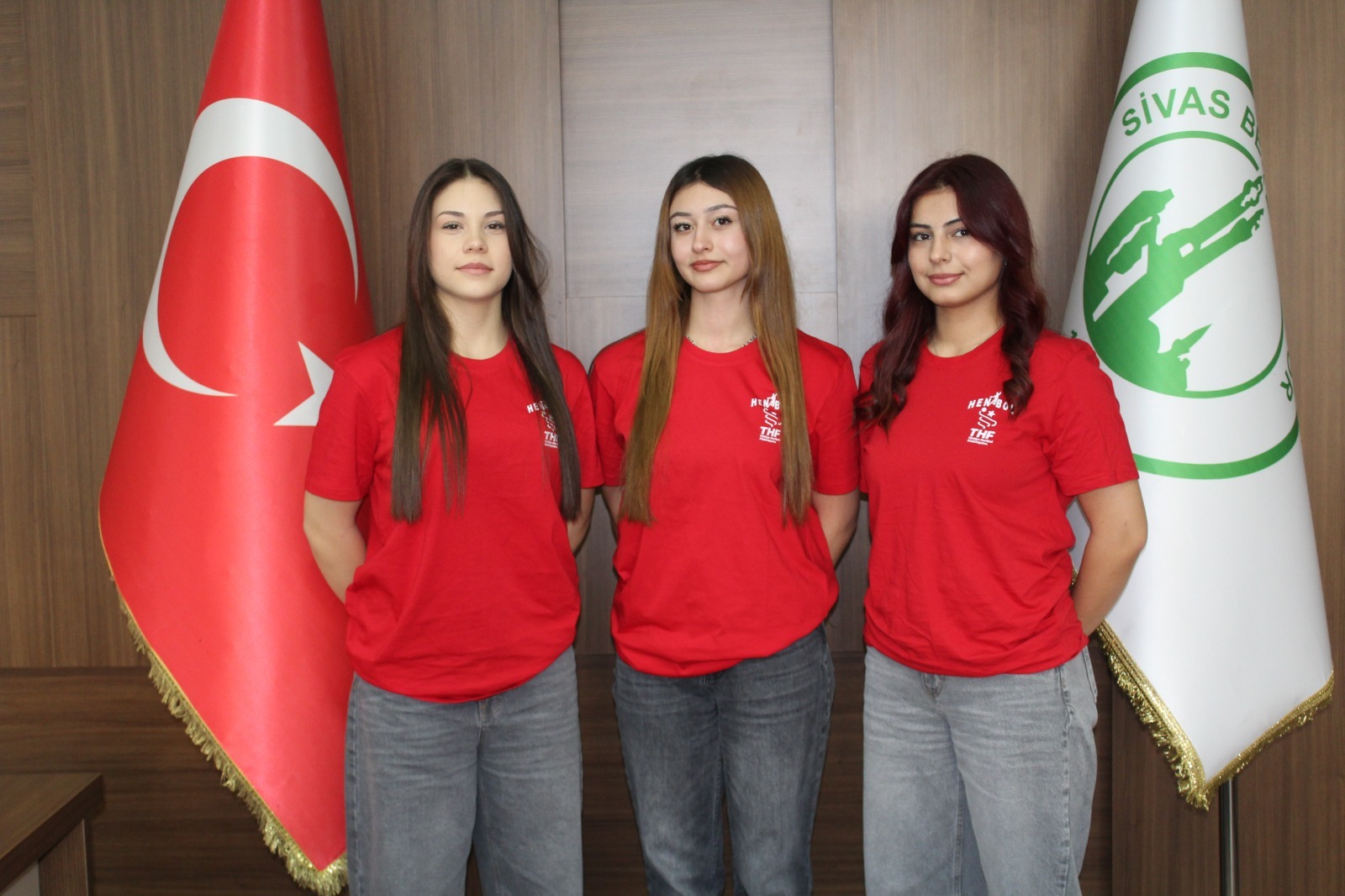 Sivas’ın Yıldız Hentbolcuları Millî Formayla Sahada