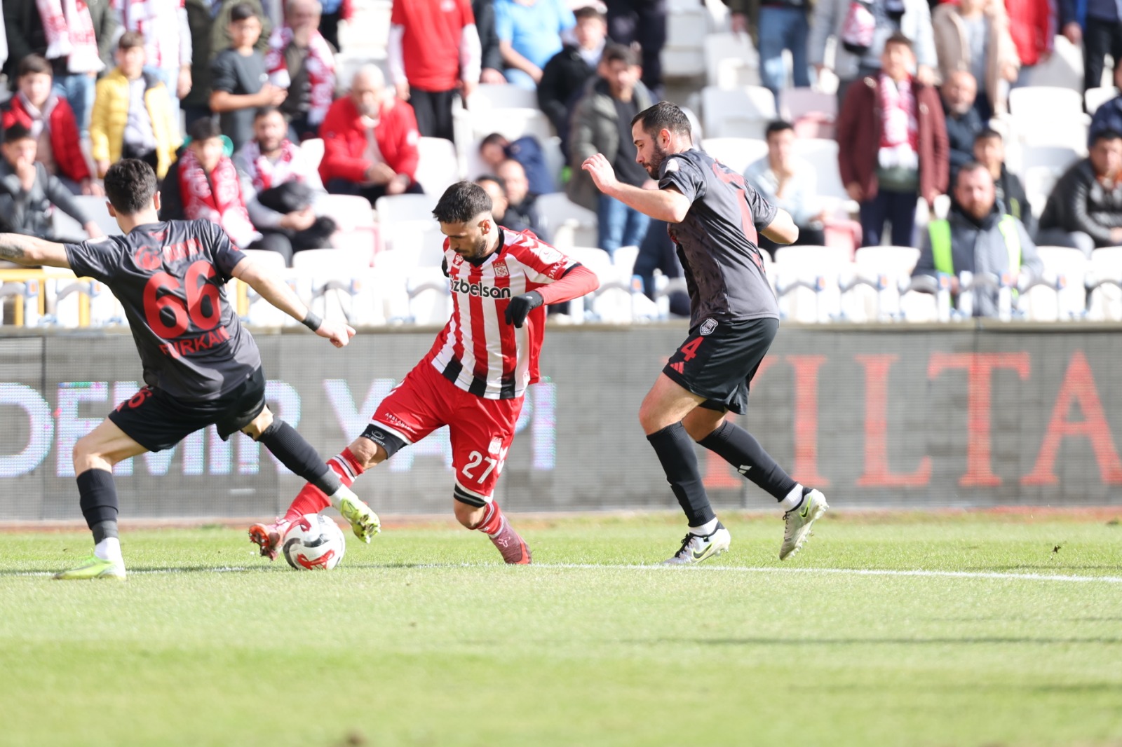 Sivasspor Yenilmezlik Serisini 3 Maça Çıkardı