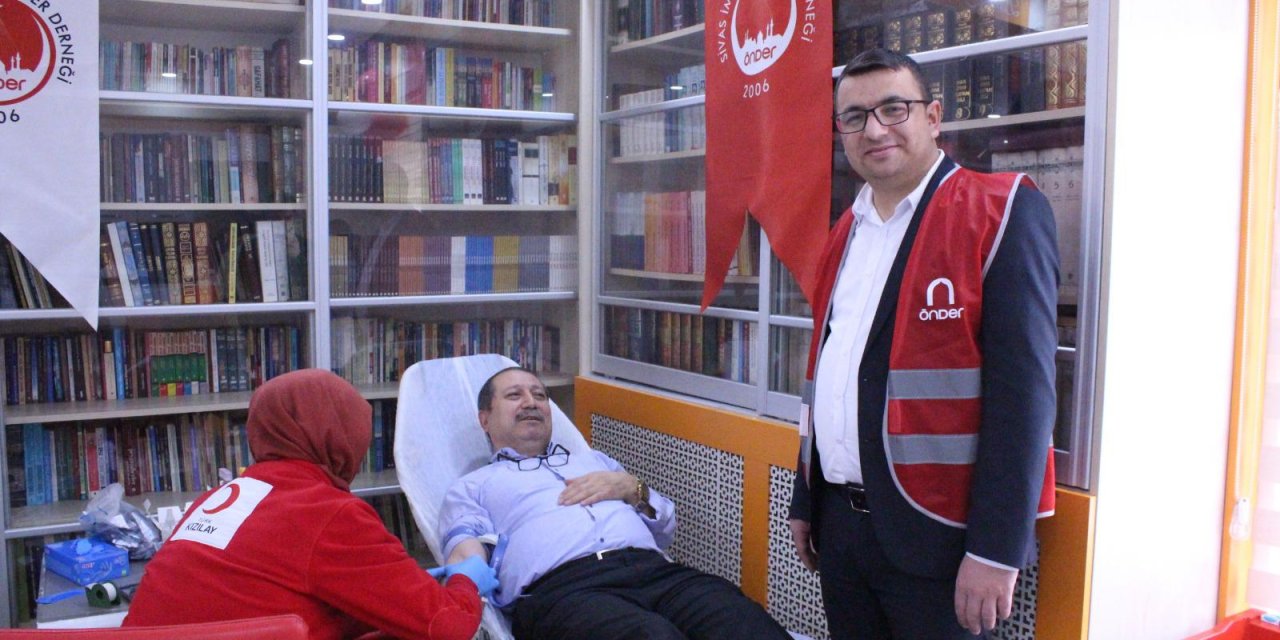Sivas ÖNDER'den kan bağışı