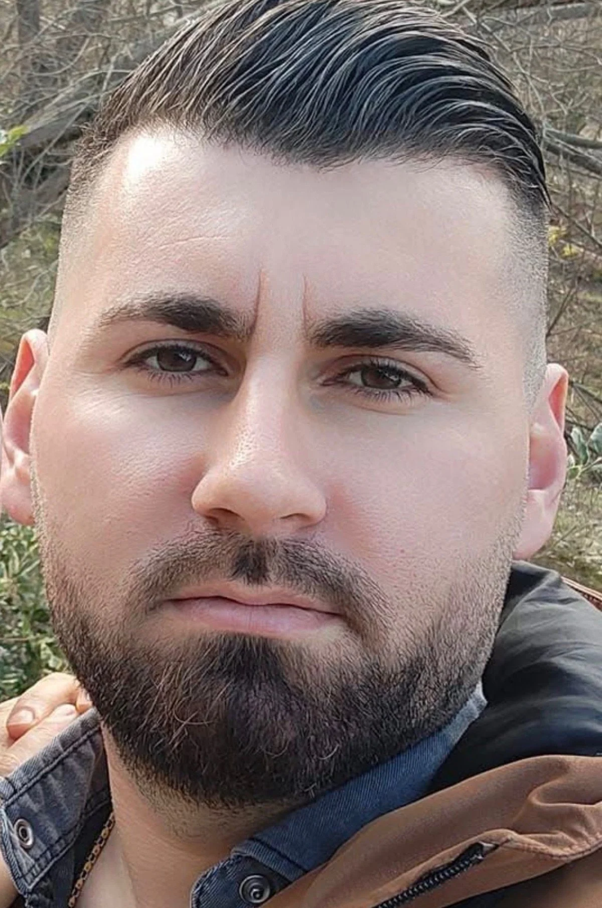 Araçta erkek cesedi bulundu