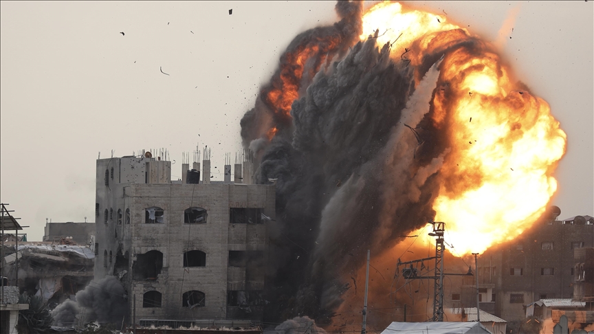 İsrail, Gazze’ye hava ve topçu saldırıları düzenledi