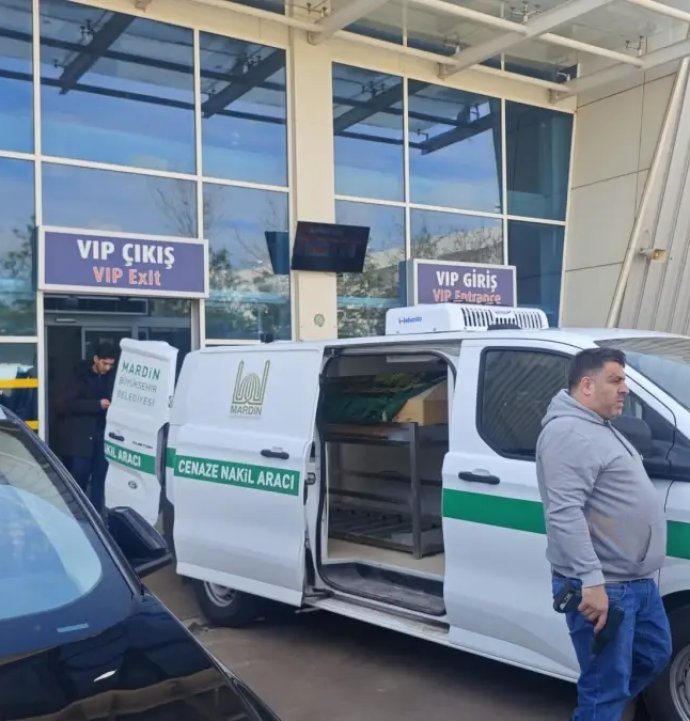 Otomobil ile TIR çarpıştı: 2 ölü, 3 yaralı