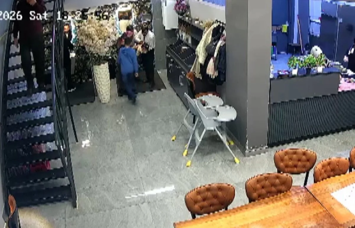 Şefin Heimlich manevrası bebeği hayata bağladı