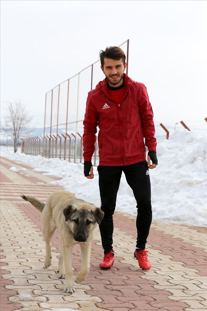 SÜPER LİG´de OYNAMAK İSTİYORUM