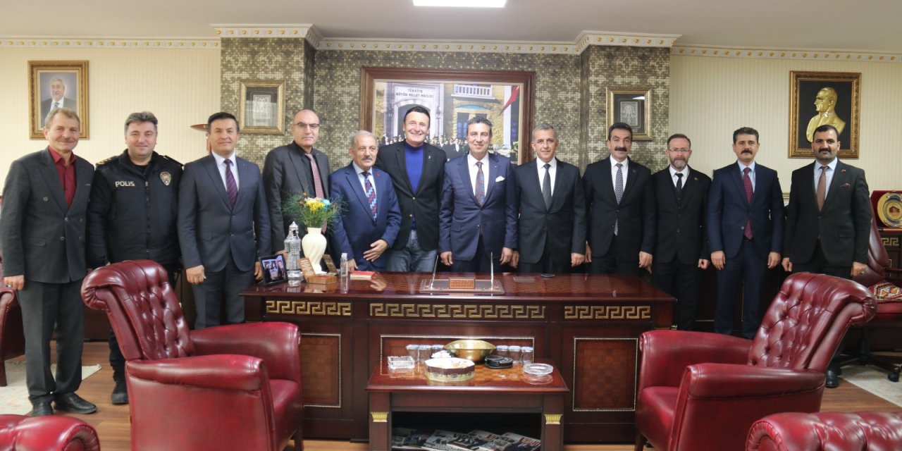 Sivas'ta emniyet ile esnaf bir arada