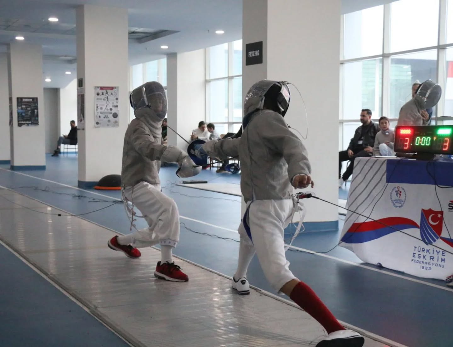 Eskrim rüzgarı Sivas'ta esti