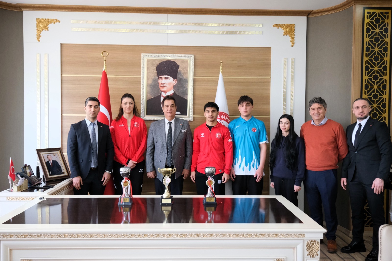 Şampiyon judoculara anlamlı onurlandırma