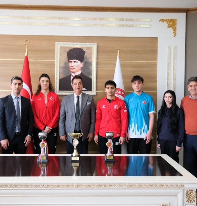 Şampiyon judoculara anlamlı onurlandırma