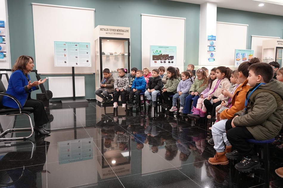 Sivas’ta Çocuklar Bilimle Eğlenceli Yolculuğa Çıktı