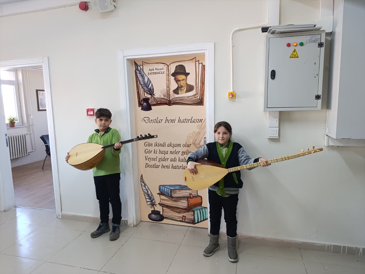 Sivas’ta okul kapıları Atatürk ve Aşık Veysel’in izine açılıyor