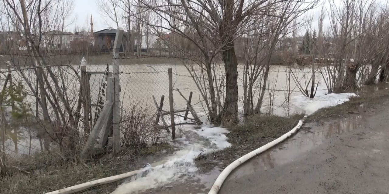 Sivas'ta sağanak sele neden oldu, 12 evi su bastı