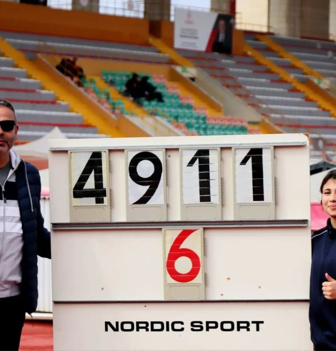 Sivas Atletizminde Madalya Rüzgarı