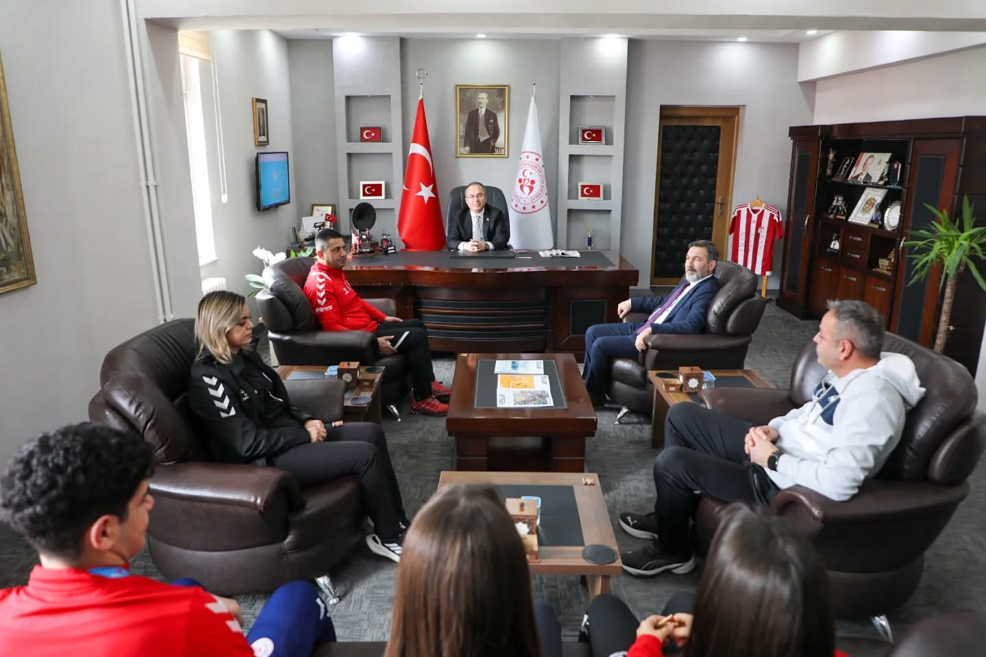 Sivas’ın Gururu Şampiyon Sporcular Ertem’i Ziyaret Etti