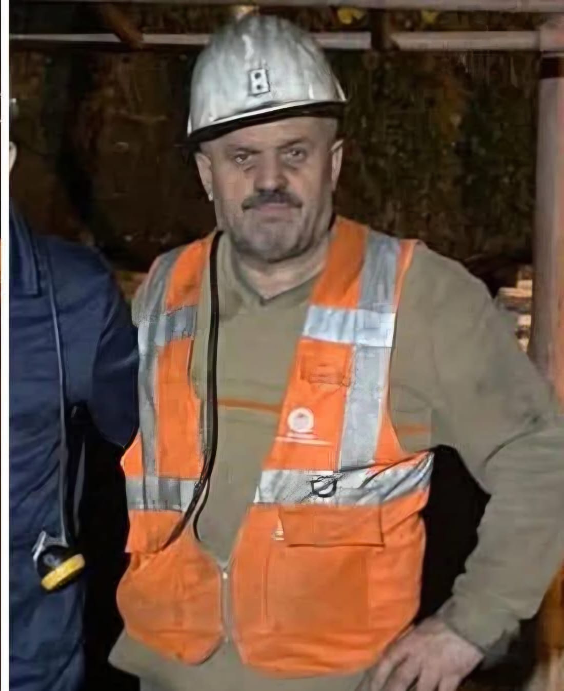 Kızının okul masrafları için çalışmaya devam ediyormuş