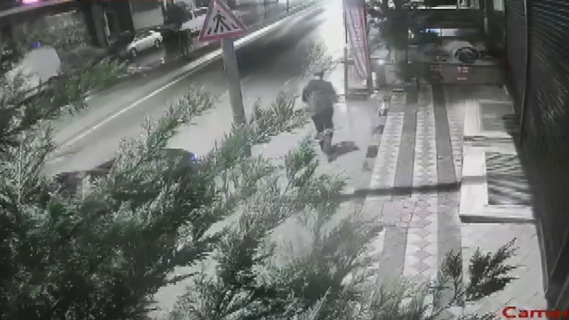 Eşini Çocuklarının Gözü Önünde Öldürdü