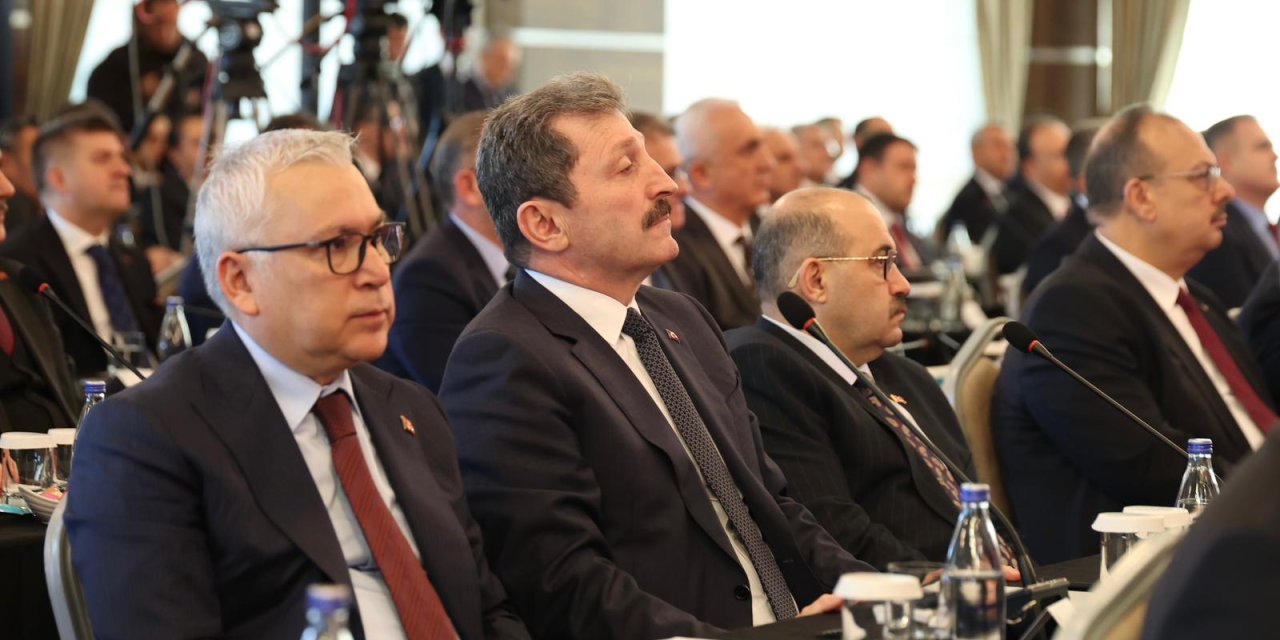 Vali Şimşek, Valiler Toplantısı'na katıldı
