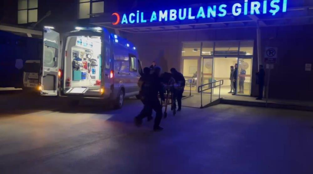 Sivas yolunda köprüden atlayan kişi ağır yaralandı