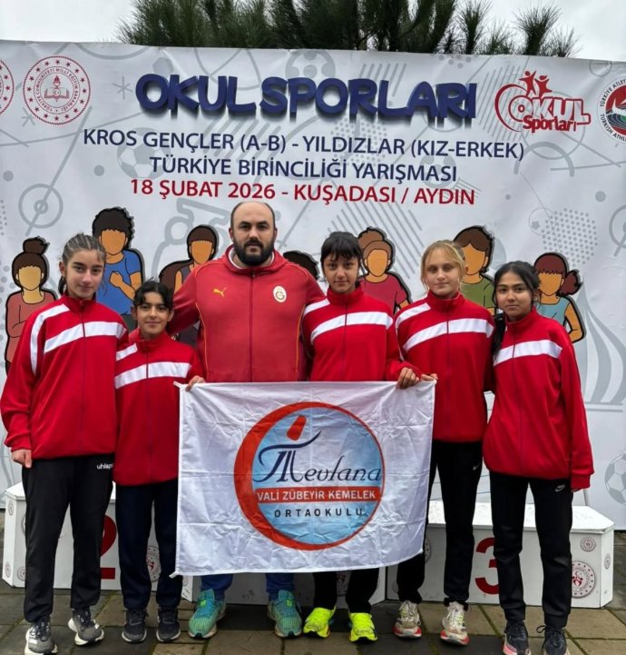 Sivaslı sporculardan krosta gururlandırdı
