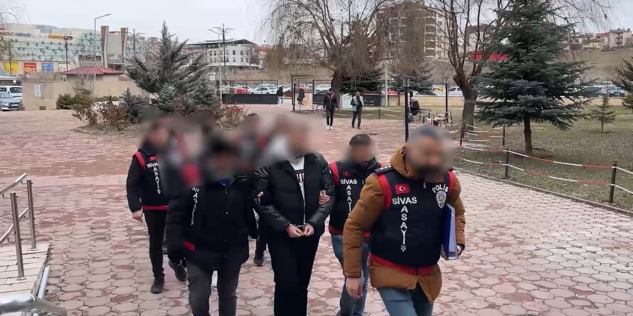 Sivas'ta dolandırıcı operasyonu 3 şüpheli yakalandı