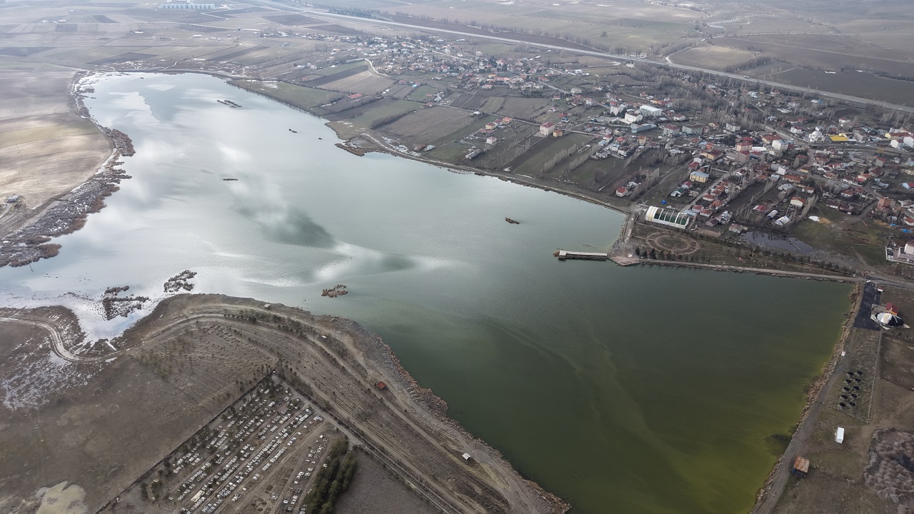 Geçen Yıl Kurumuştu, Bu Yıl Taştı