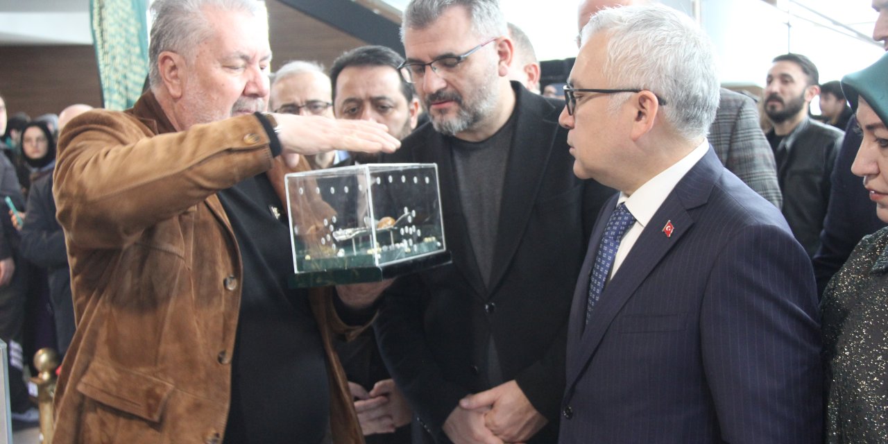 Sivas’ta mukaddesat emanetler sergisi açıldı