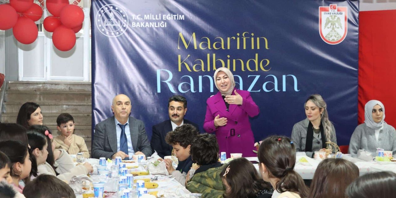 Sivas'ta öğrencilerle iftar buluşması