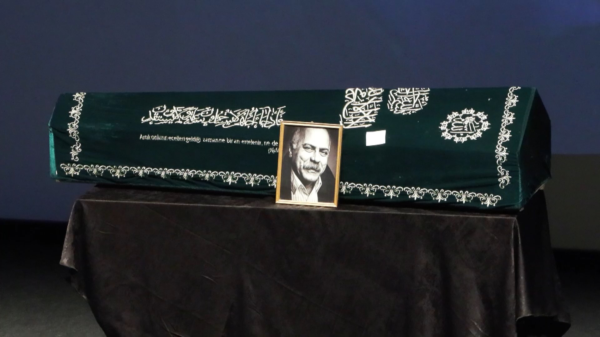 Oyuncu Ali Tutal son yolculuğuna uğurlandı