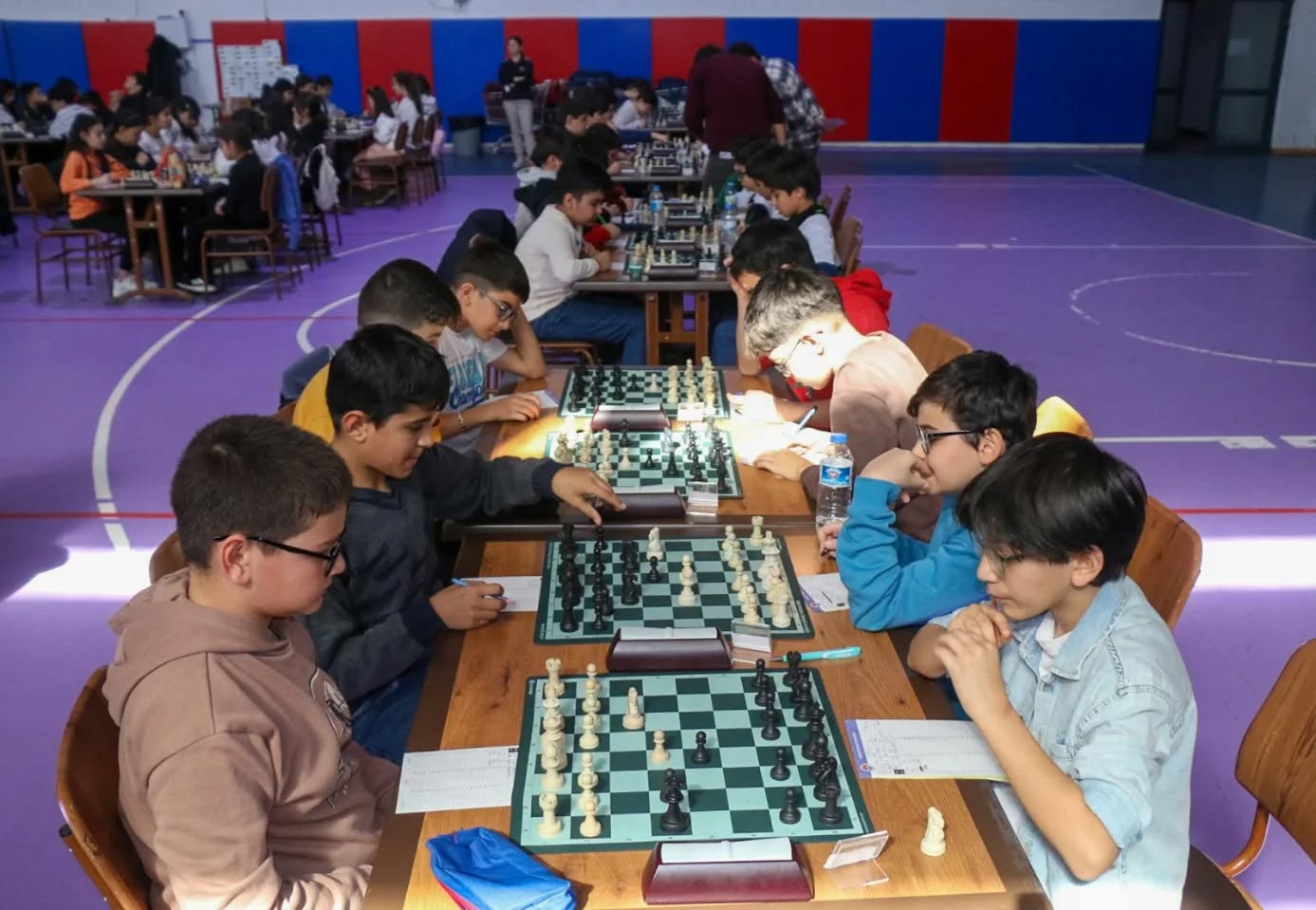 Gençler Sivas’ta kıyasıya mücadele etti