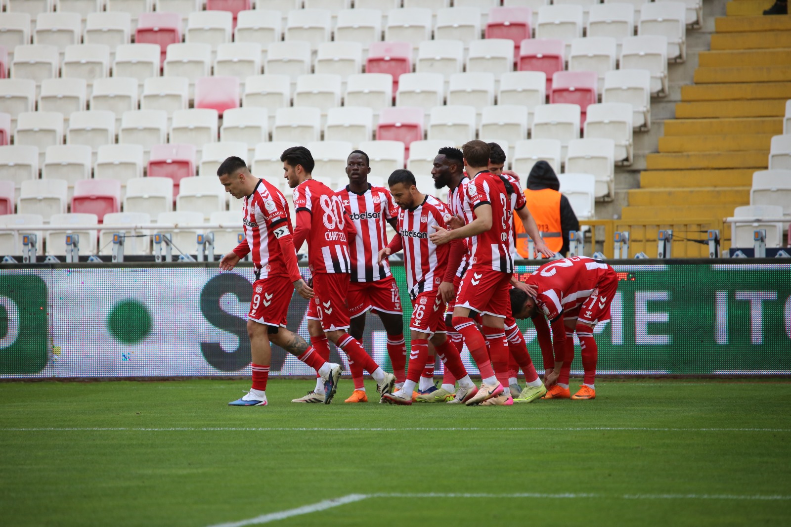 Sivasspor morale kavuştu, hedef Serikspor