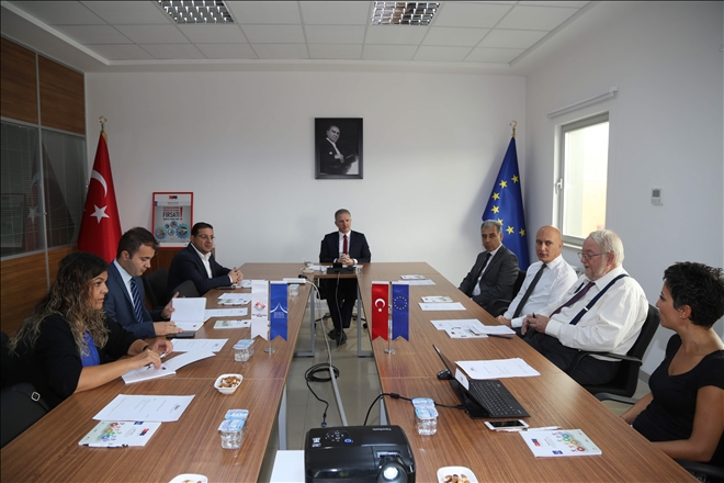 ?BİR ADIM ÖNDEYİZ?