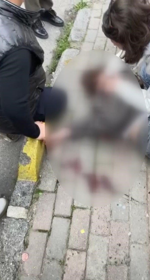 Okul Önünde Dehşet: 2 Çocuk Annesi Kadın Öldürüldü