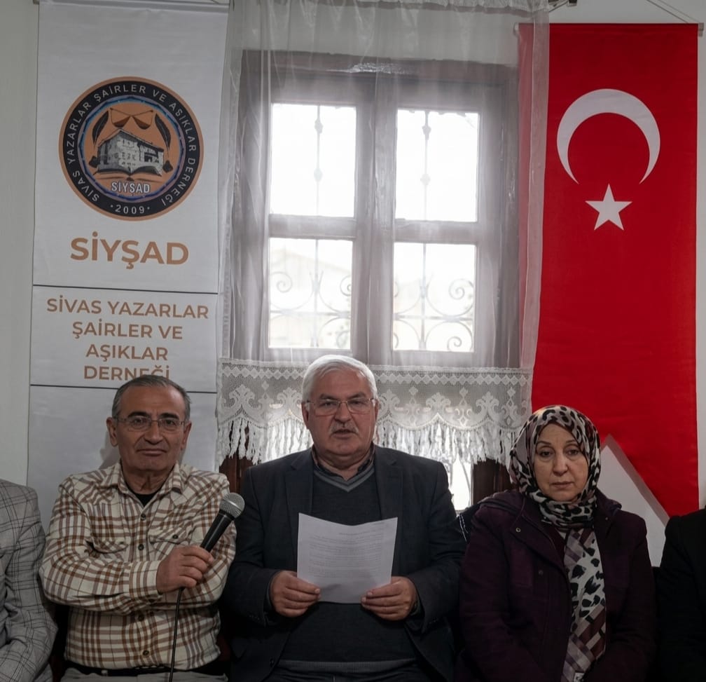 Sivas’ta Kadınlar Günü Şiirlerle Kutlandı