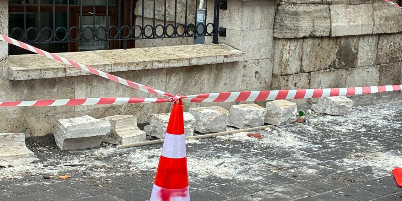 Şems Camisinin minaresinden taşlar düştü: Ya birinin kafasına düşseydi