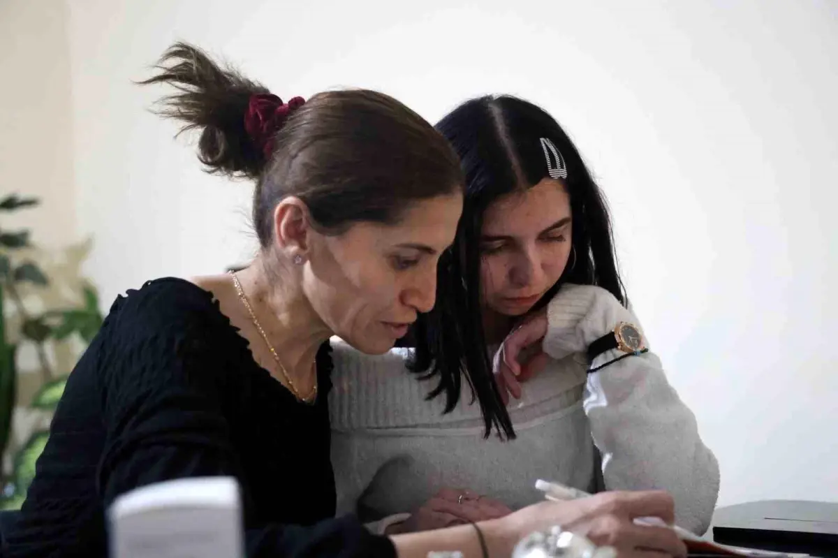 16 ameliyata rağmen hayata sarıldı