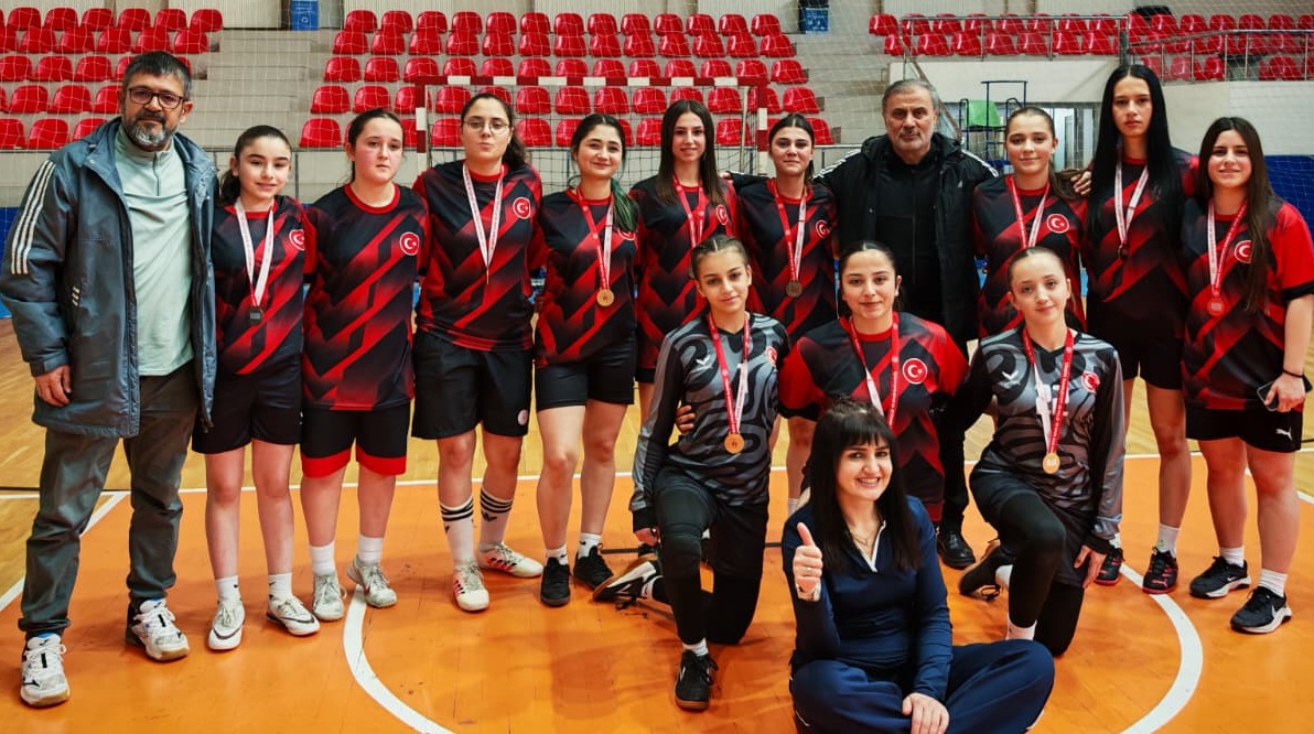 Sivaslı sporcular Kayseri’de göz doldurdu
