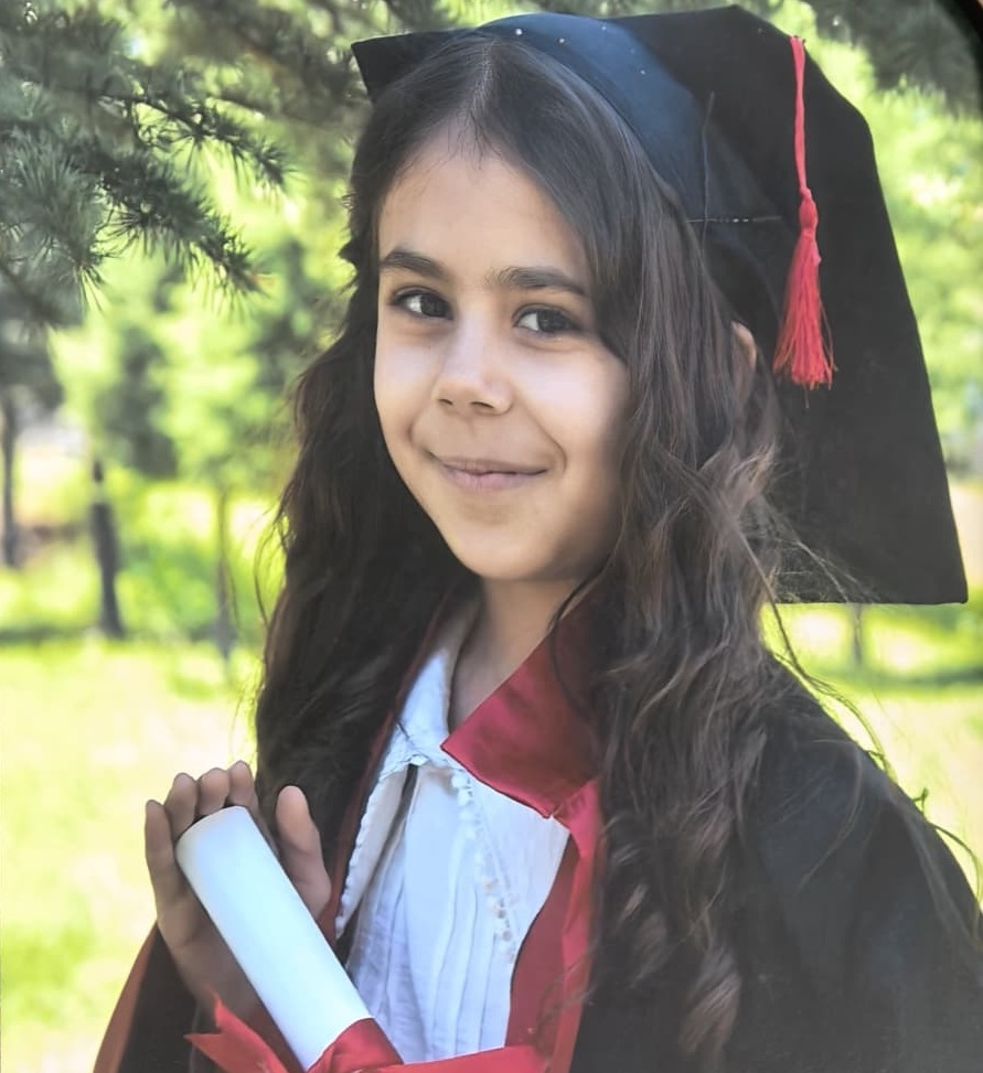 Minik Öykü toprağa verildi