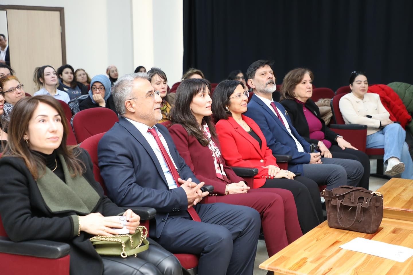 Sivas’ta Kadınların Sağlıkta Rolü “Tıpta Kadın İmzası”yla Ele Alındı