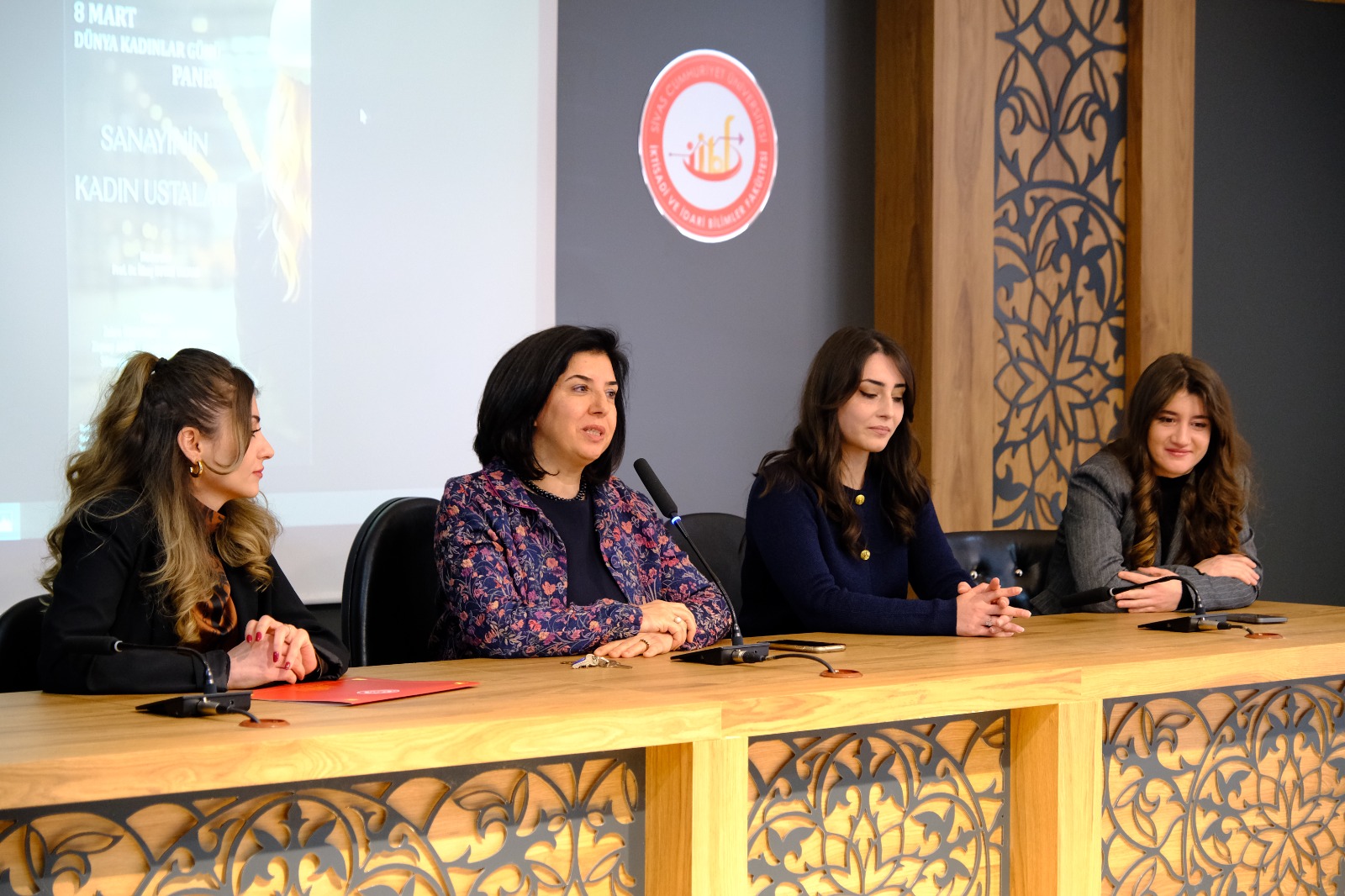 Sivas’ta “Sanayinin Kadın Ustaları” öğrencilerle buluştu