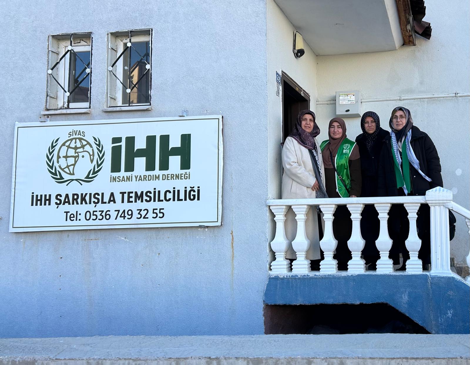 Sivas İHH Şarkışla’da Hem İftar Açtı Hem Yardımda Bulundu